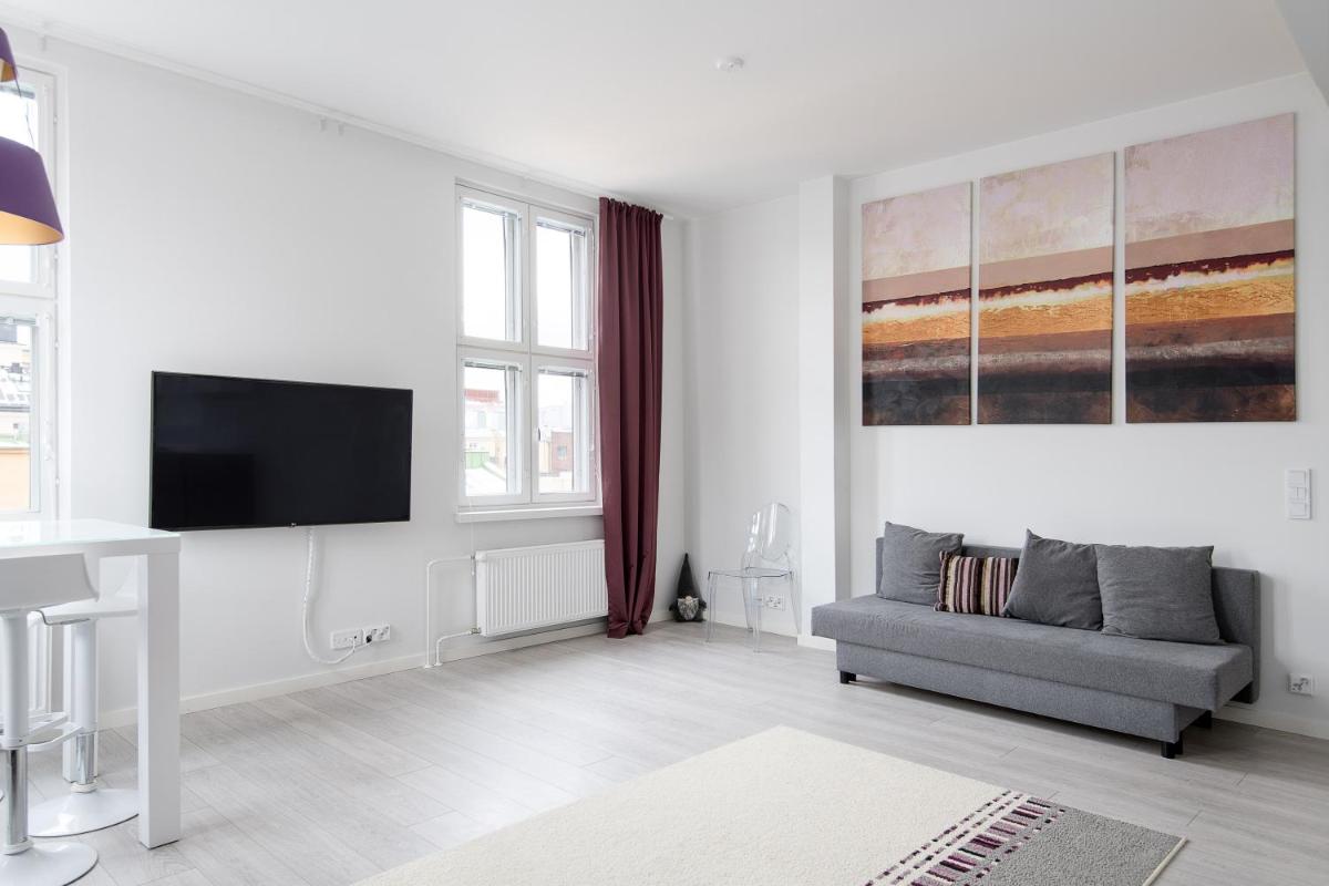 Suitetrails - New Modern Top Floor Residence