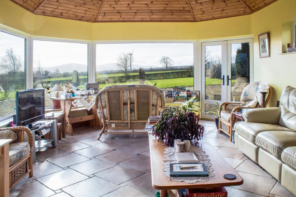 Ballyhargan Farm House - Housity