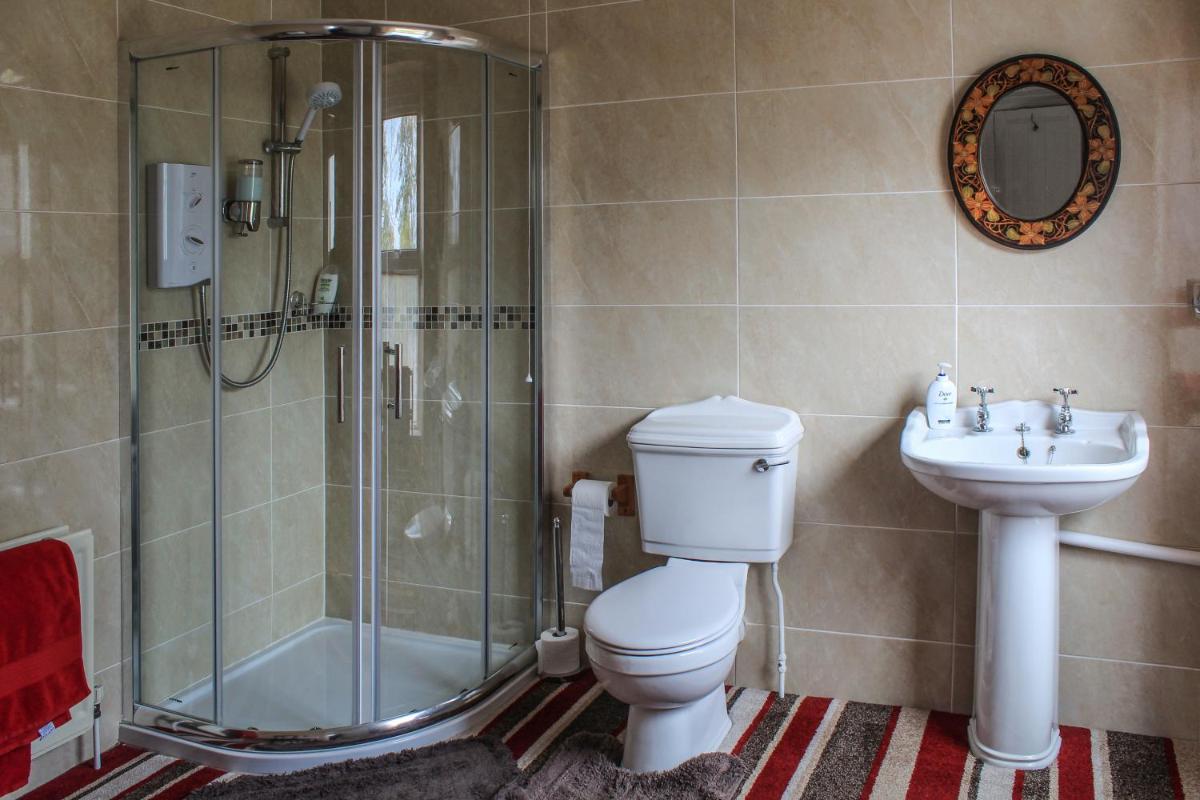 Ballyhargan Farm House - Housity