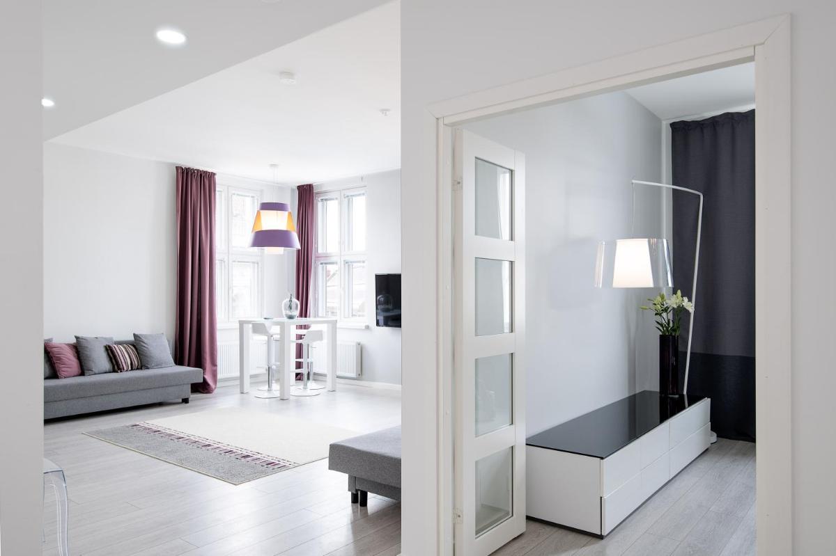 Suitetrails - New Modern Top Floor Residence