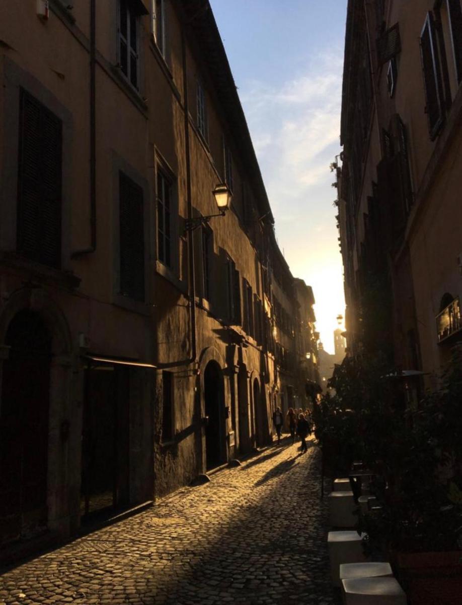 Farnese House in Rome - Housity
