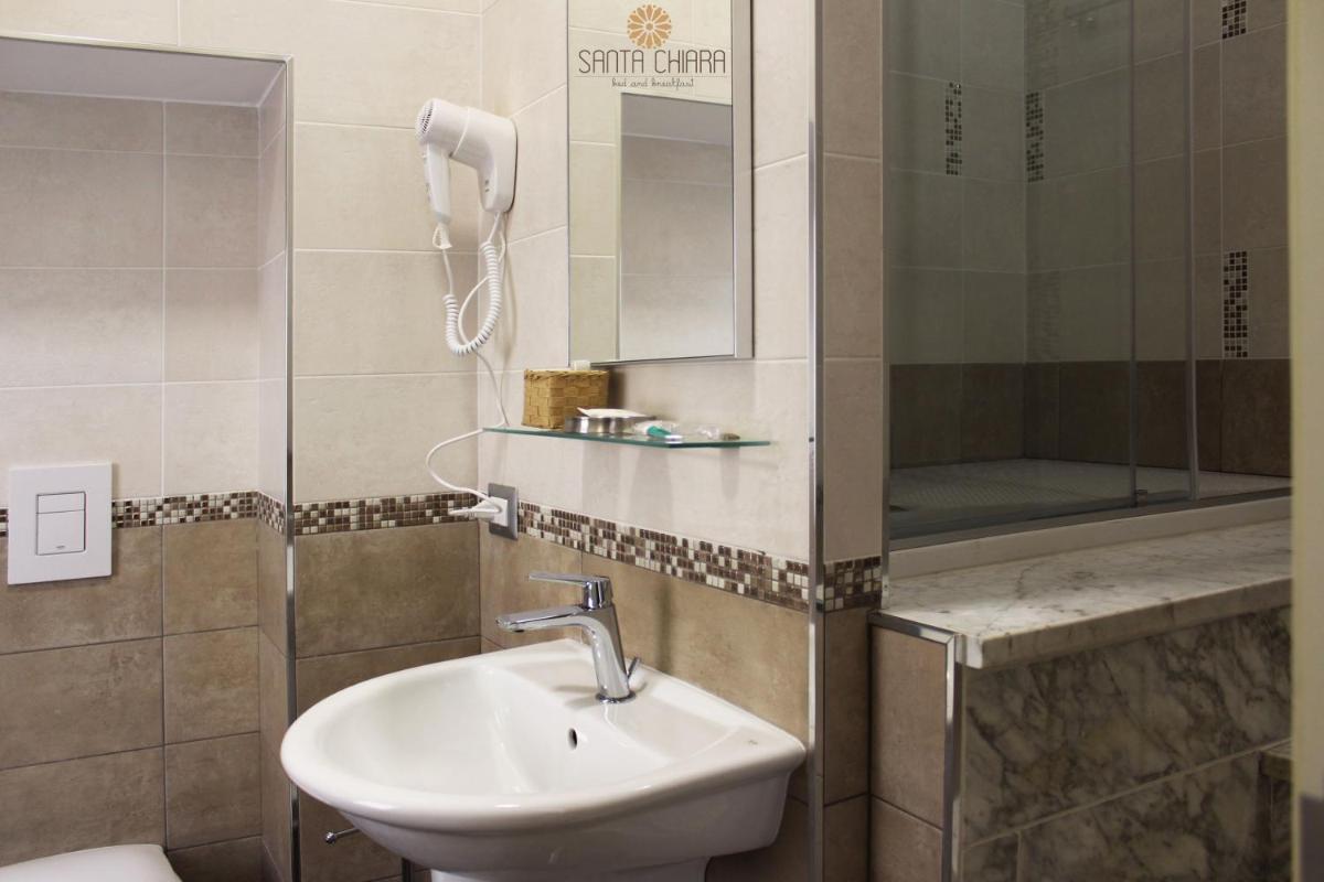 B&B Dimora Santa Chiara - Housity