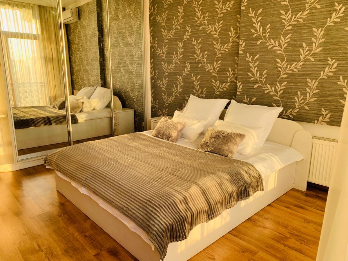 Suitetrails - Arkadia Palace VIP Apartments