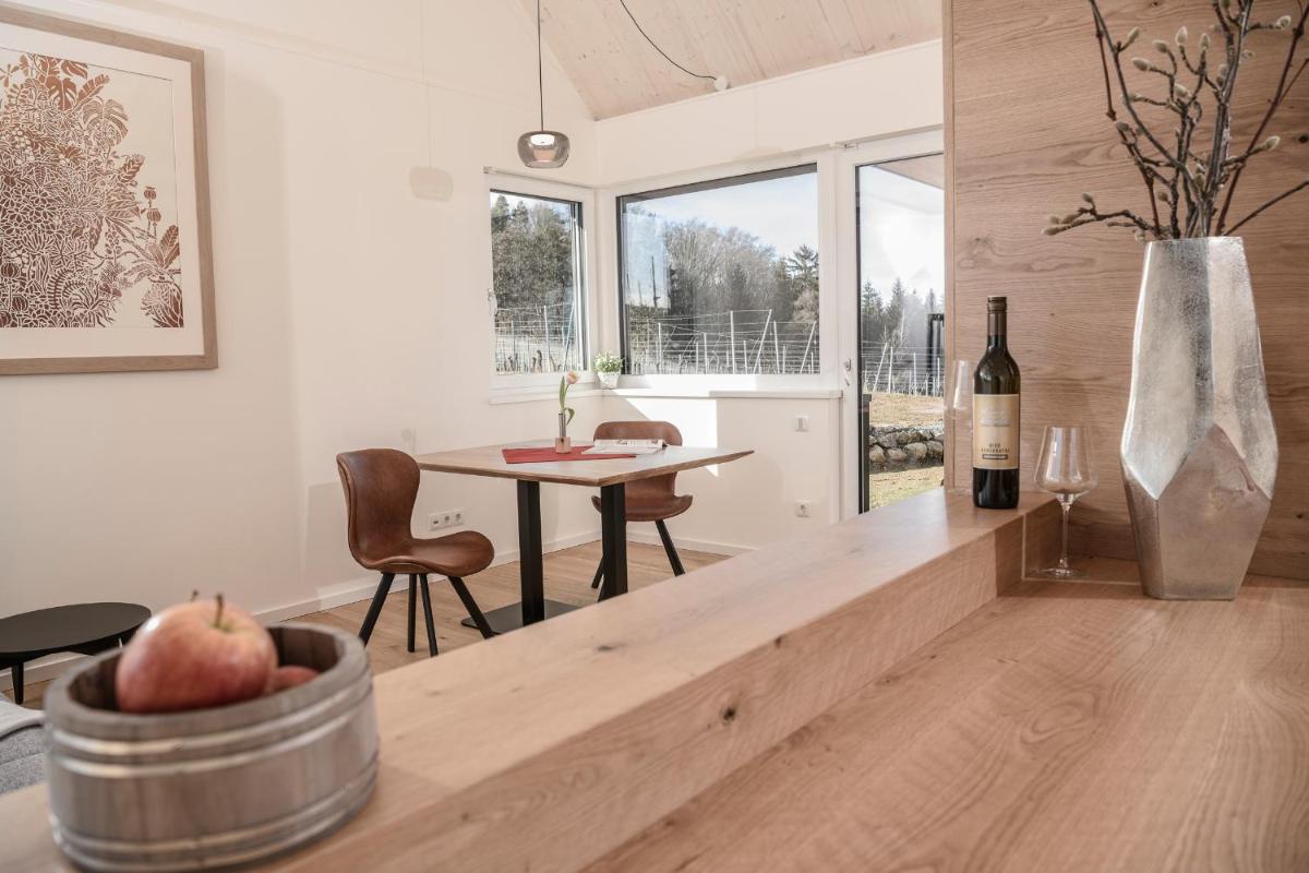 Weingut & Winzerhäuser Skringer - Housity