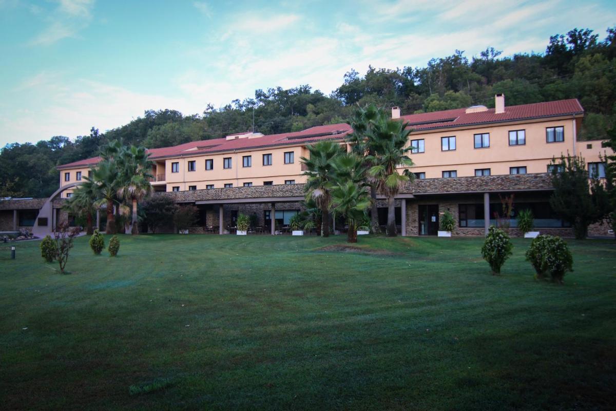 Jardín al aire libre en Hotel Balneario Valle del Jerte