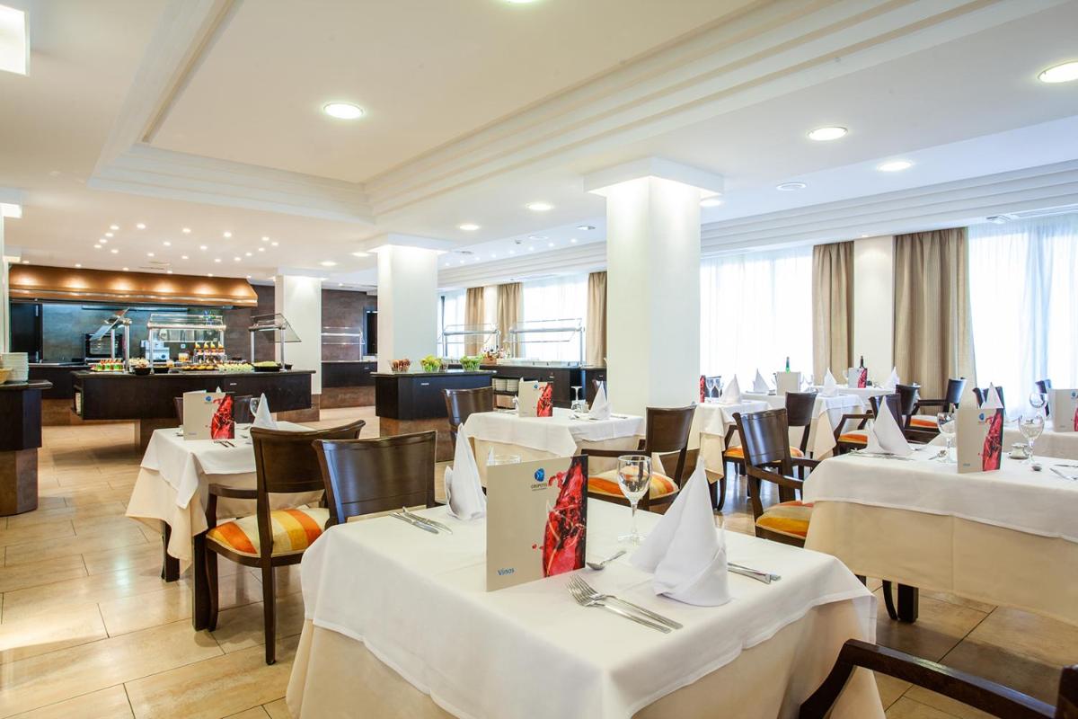Un restaurante o sitio para comer en Grupotel Nilo & Spa