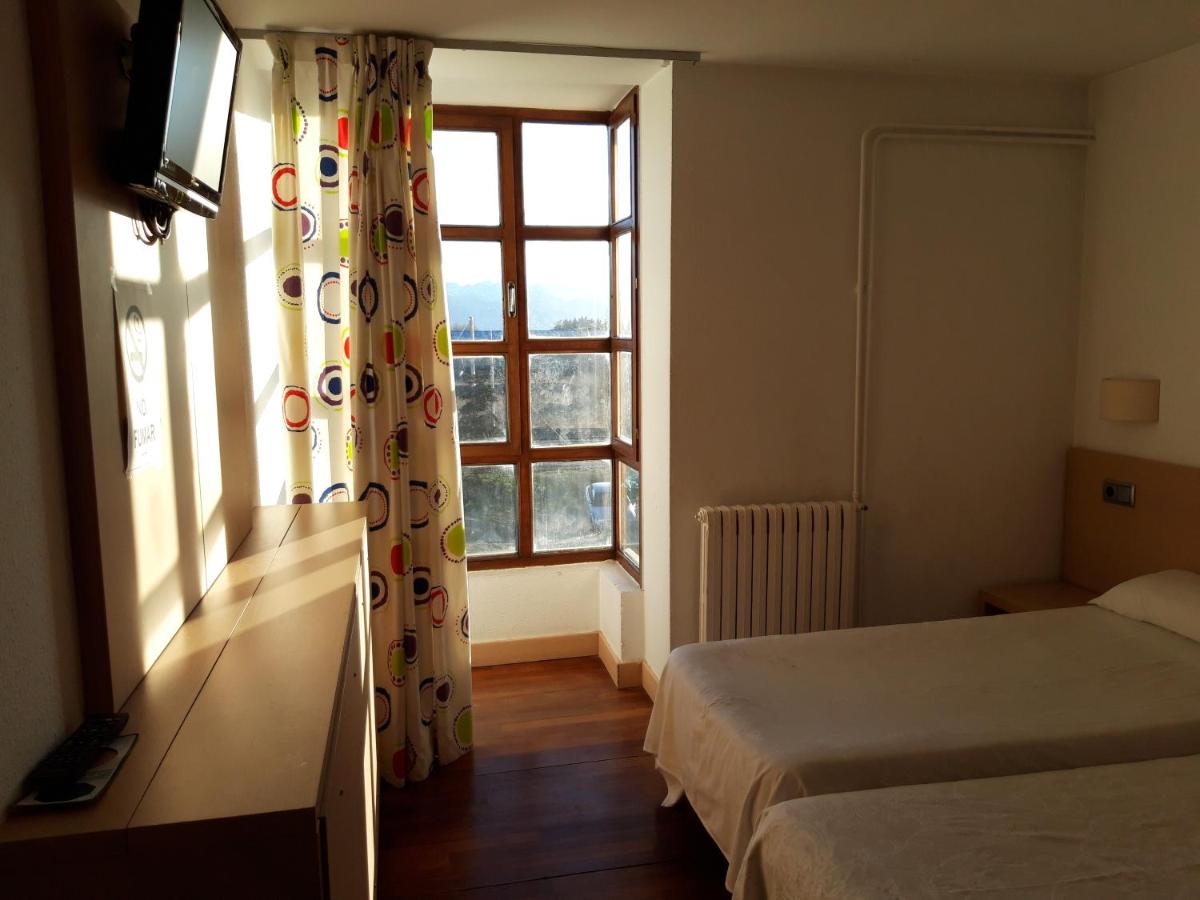 Hotel Puigcerdà - Housity