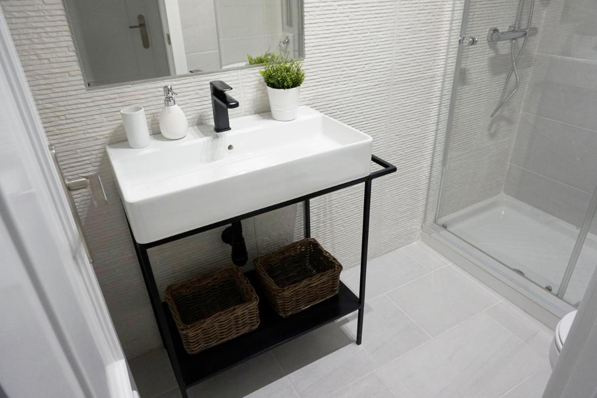 Ronda Chic Apartments - C/ Lauria - Centro ciudad - Hizvo