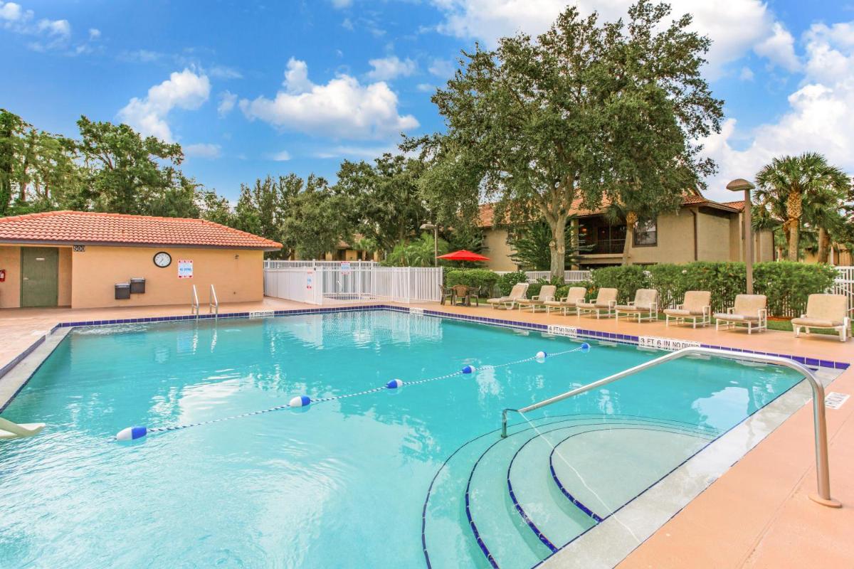 Alhambra Villas - Housity
