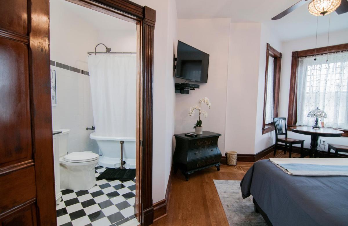 George Washington Wood Bed & Breakfast - Housity