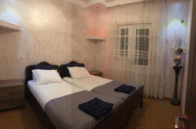 Mzeos House - Housity