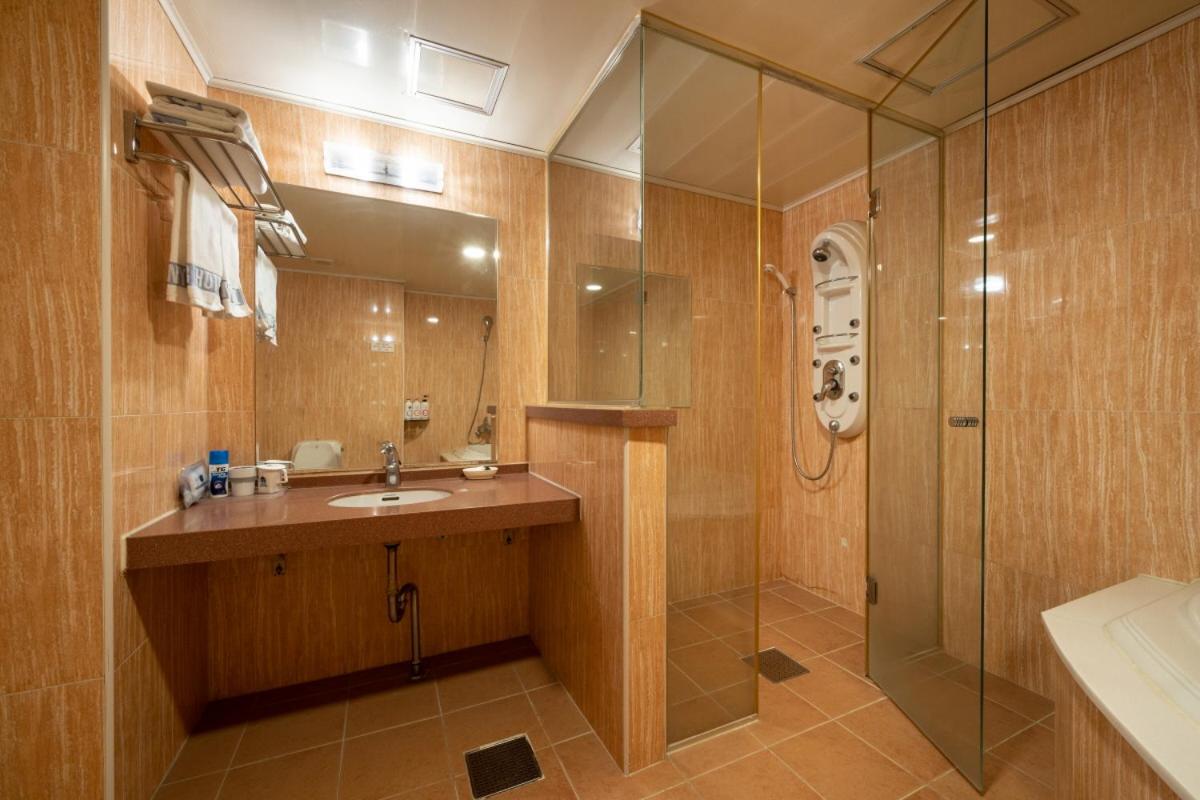 Symphony Hotel - Housity
