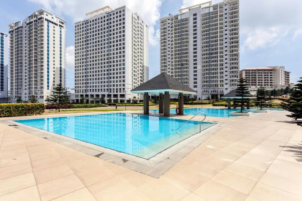 Wind Residences Tower 4 2301 - Housity