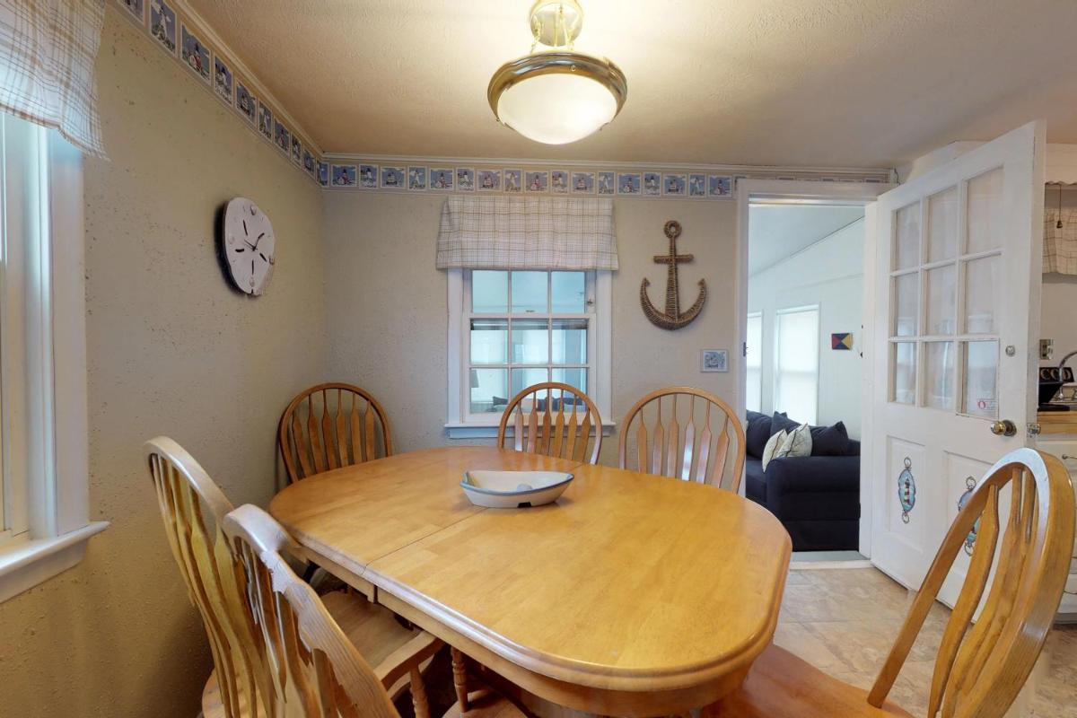 Captains Quarters - Housity