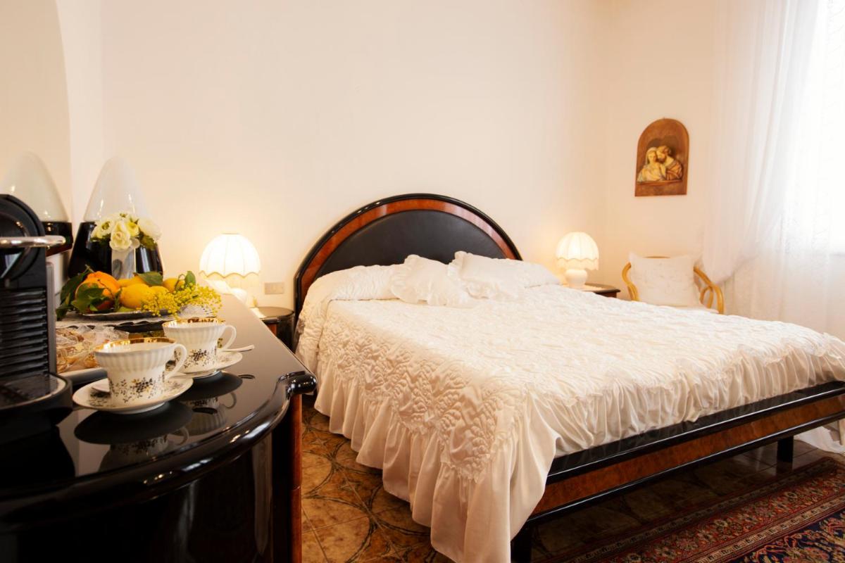 Room Cavour, nearby Cinqueterre - Housity