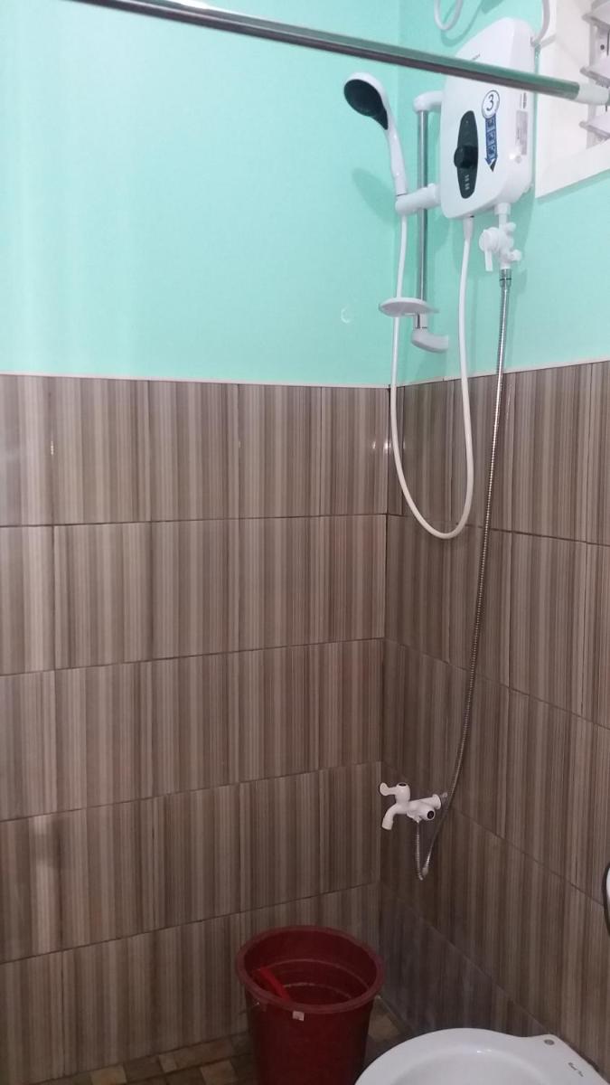 Lyn Enia Travelers Inn - Housity