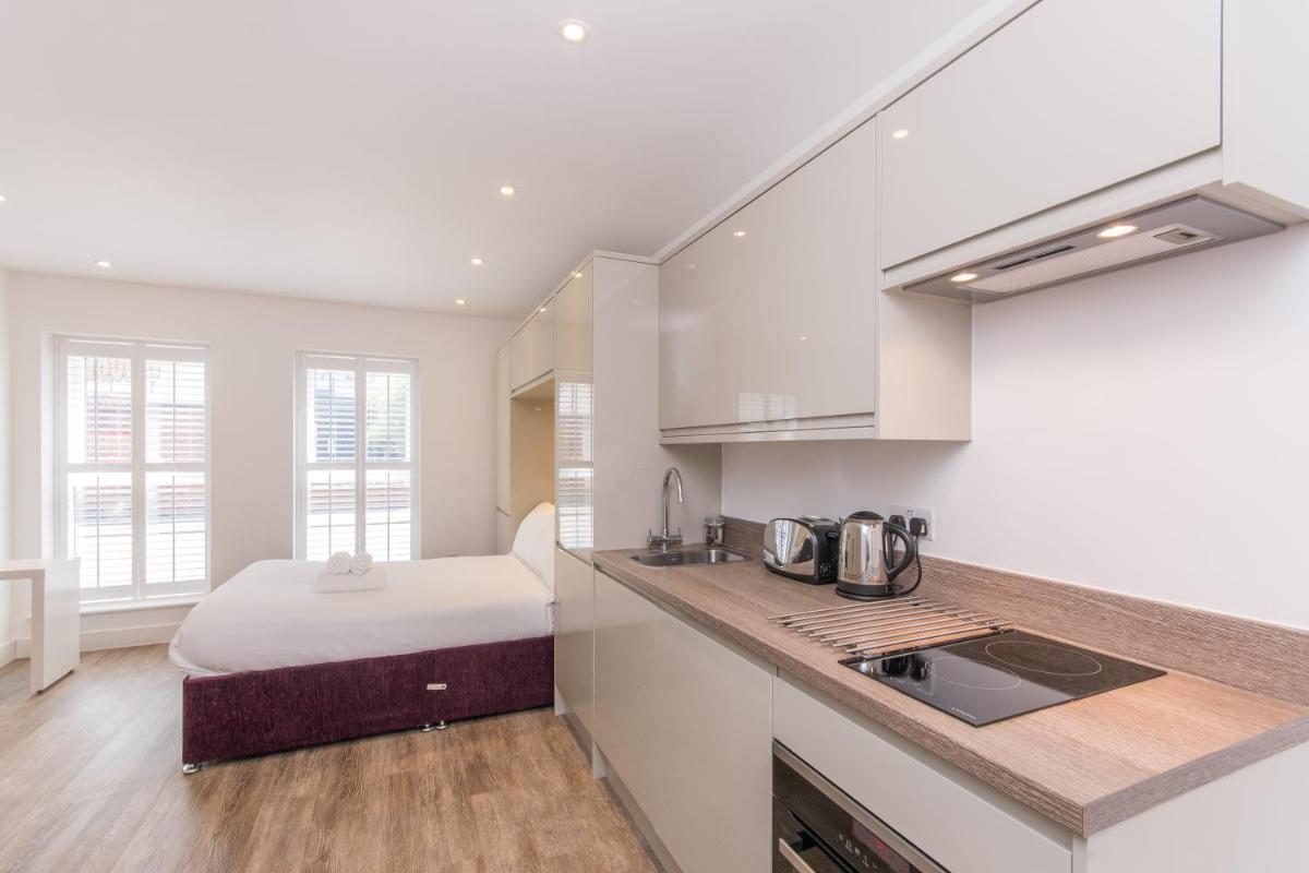 Town or Country - Canute Studio - Housity