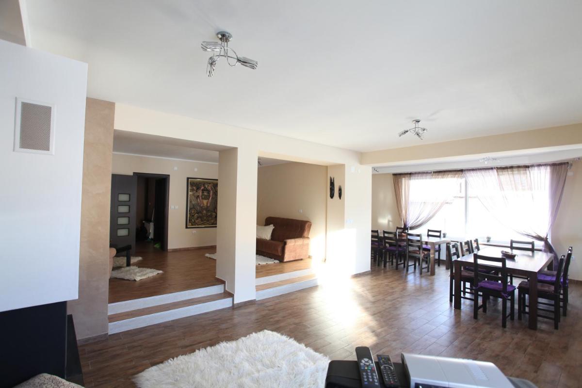 Ashkova House - Housity