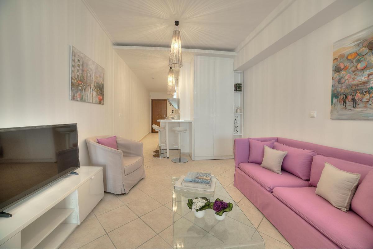 Suitetrails - Downtown Glyfada smart apartment