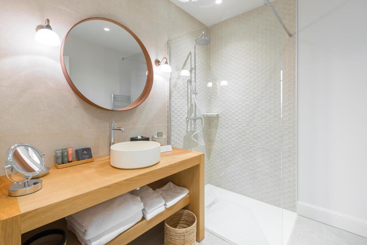 Salle de bains dans l'établissement Hotel Clos Castel Villas Spa
