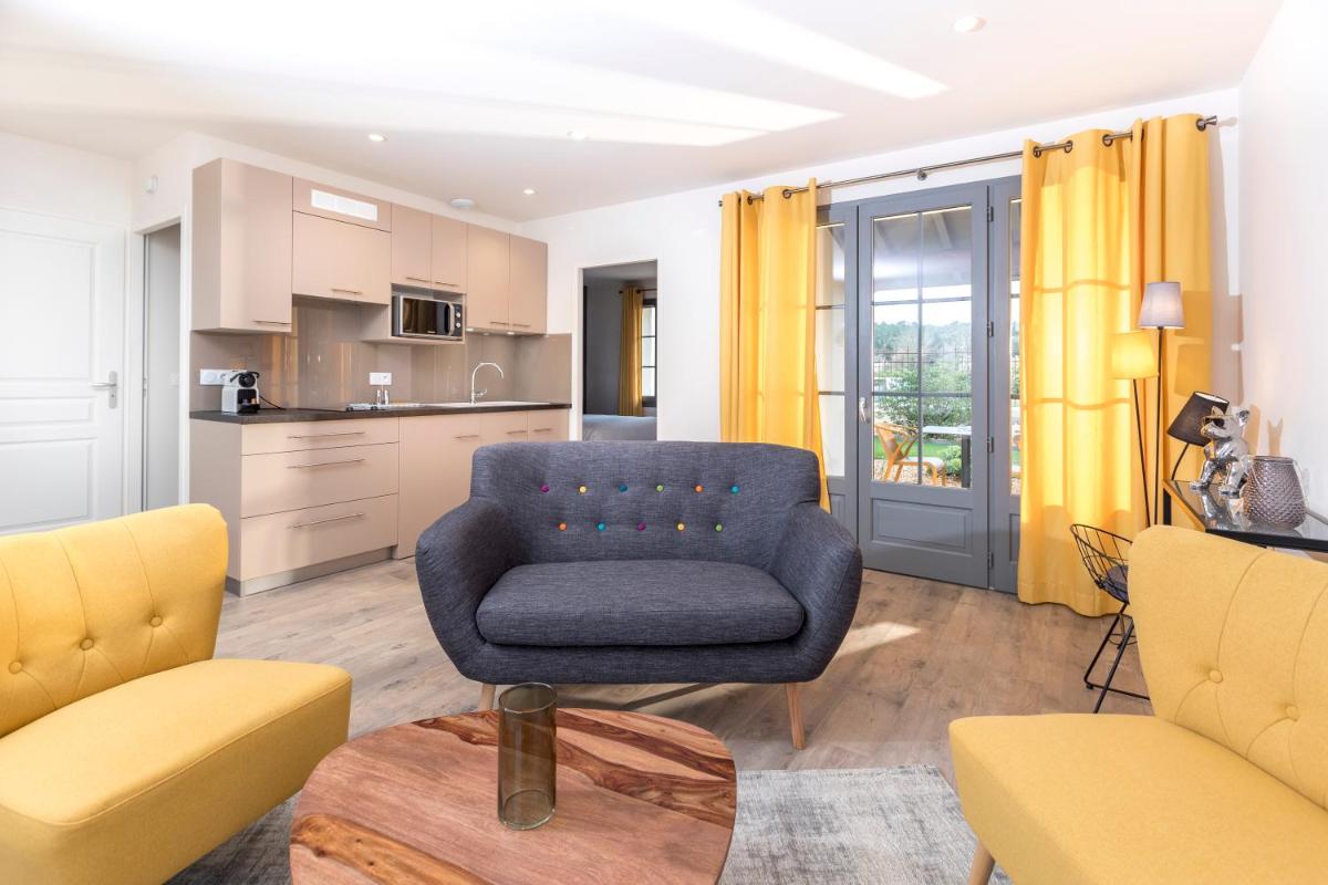 Clos Castel Villas - Hizvo
