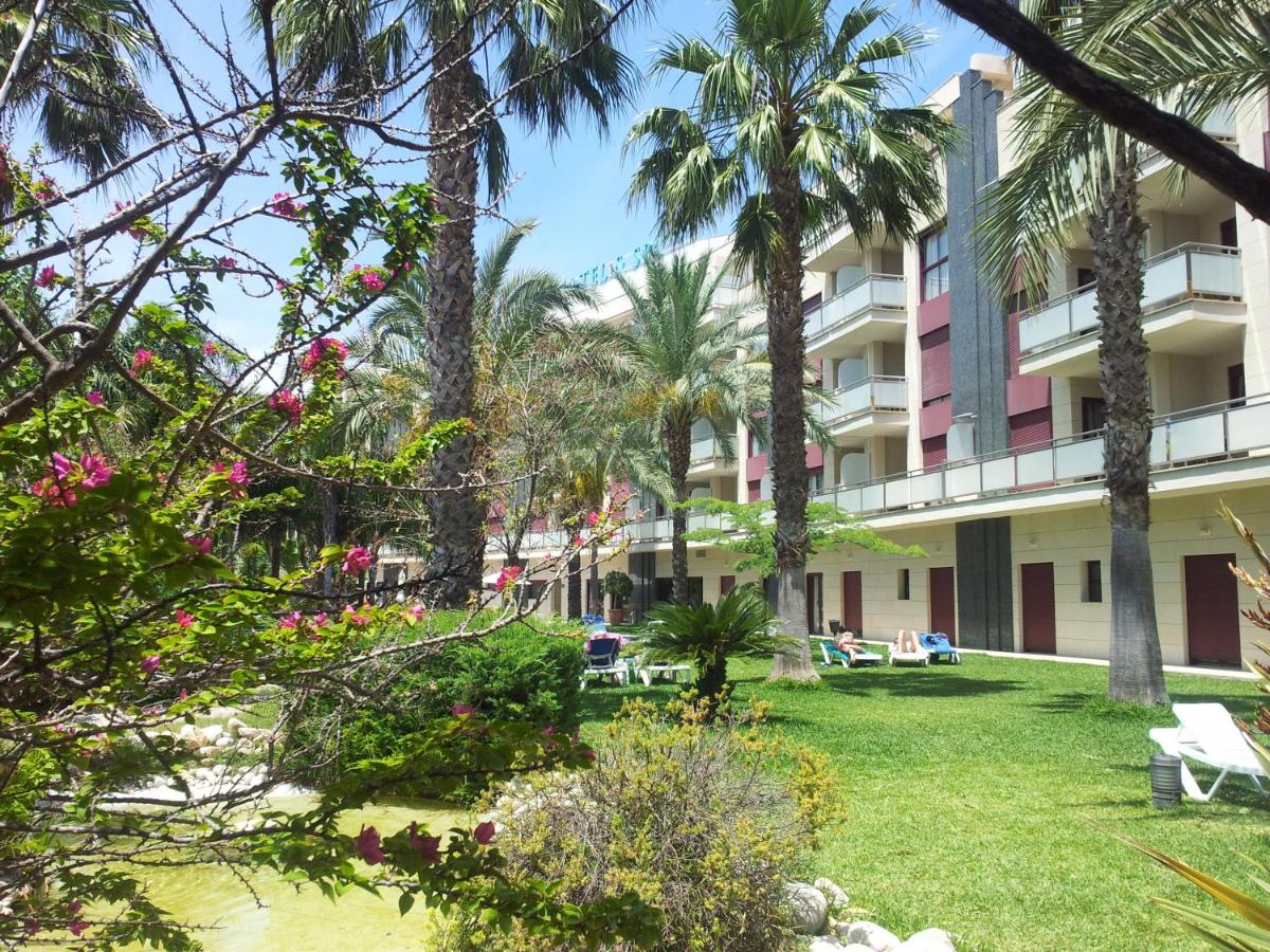 Jardín al aire libre en Daniya Denia Spa & Business 4*
