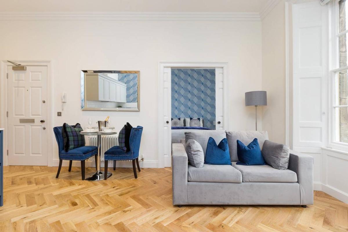 Luxury Renovated 1 Bed Nr St James - Super Central - Housity