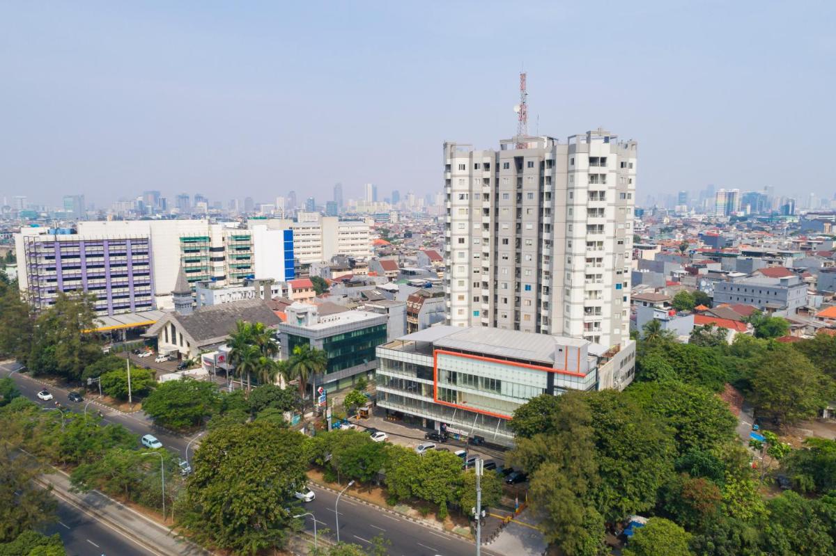 The Gloria Suites Grogol - Housity