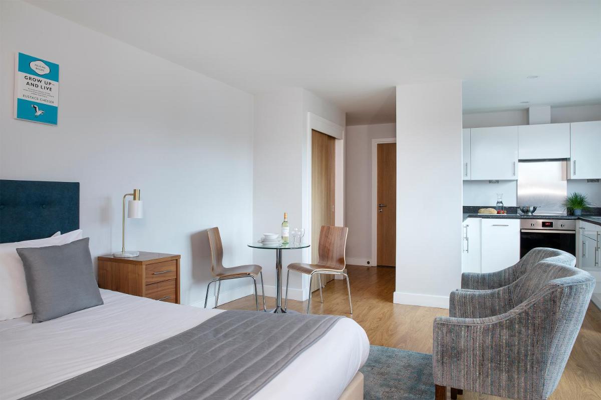 HQ Aparthotel Farnborough - Housity