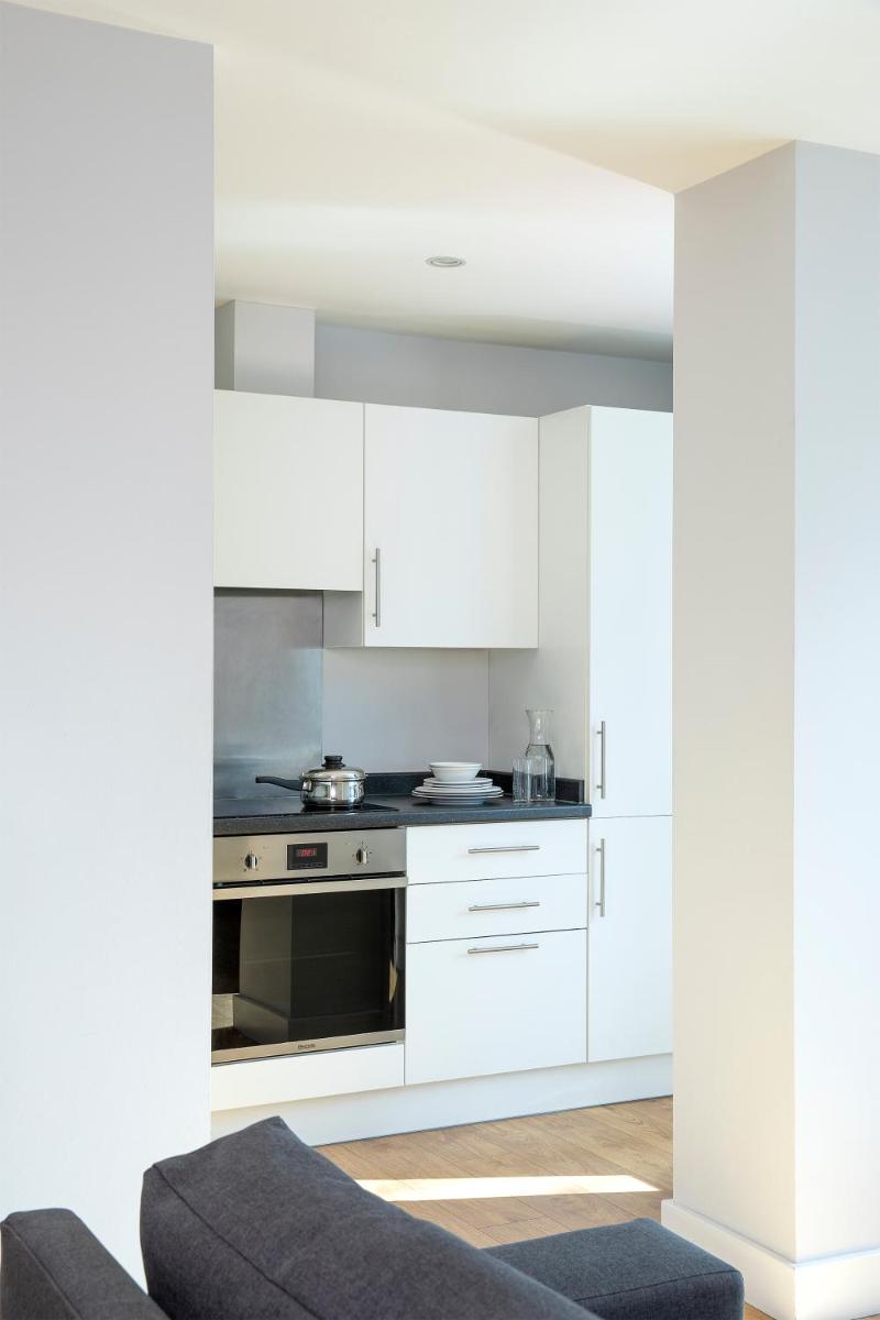 HQ Aparthotel Farnborough - Housity