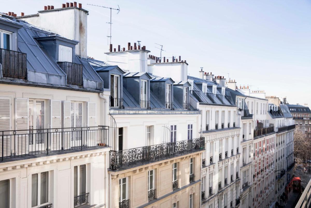 Vue générale sur Paris ou vue de la ville depuis l'hôtel