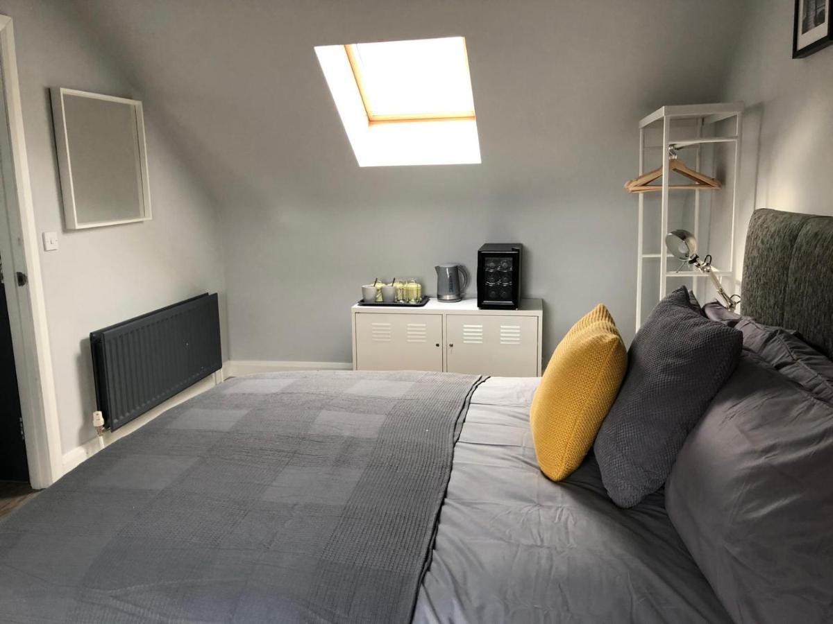 City Centre Townhouse-3 Bedrooms & Parking - Excellent Location - Housity