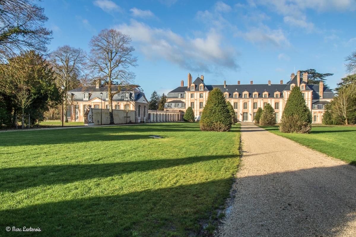 Exceptionnel Château près de Paris - Housity