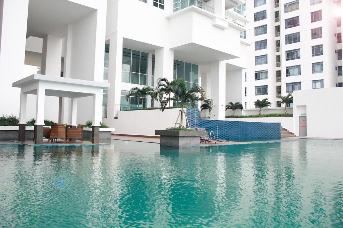 Suitetrails - Johor Bahru City 3rooms Luxury Condo by 365 Days Holiday Asia Travel & Tours