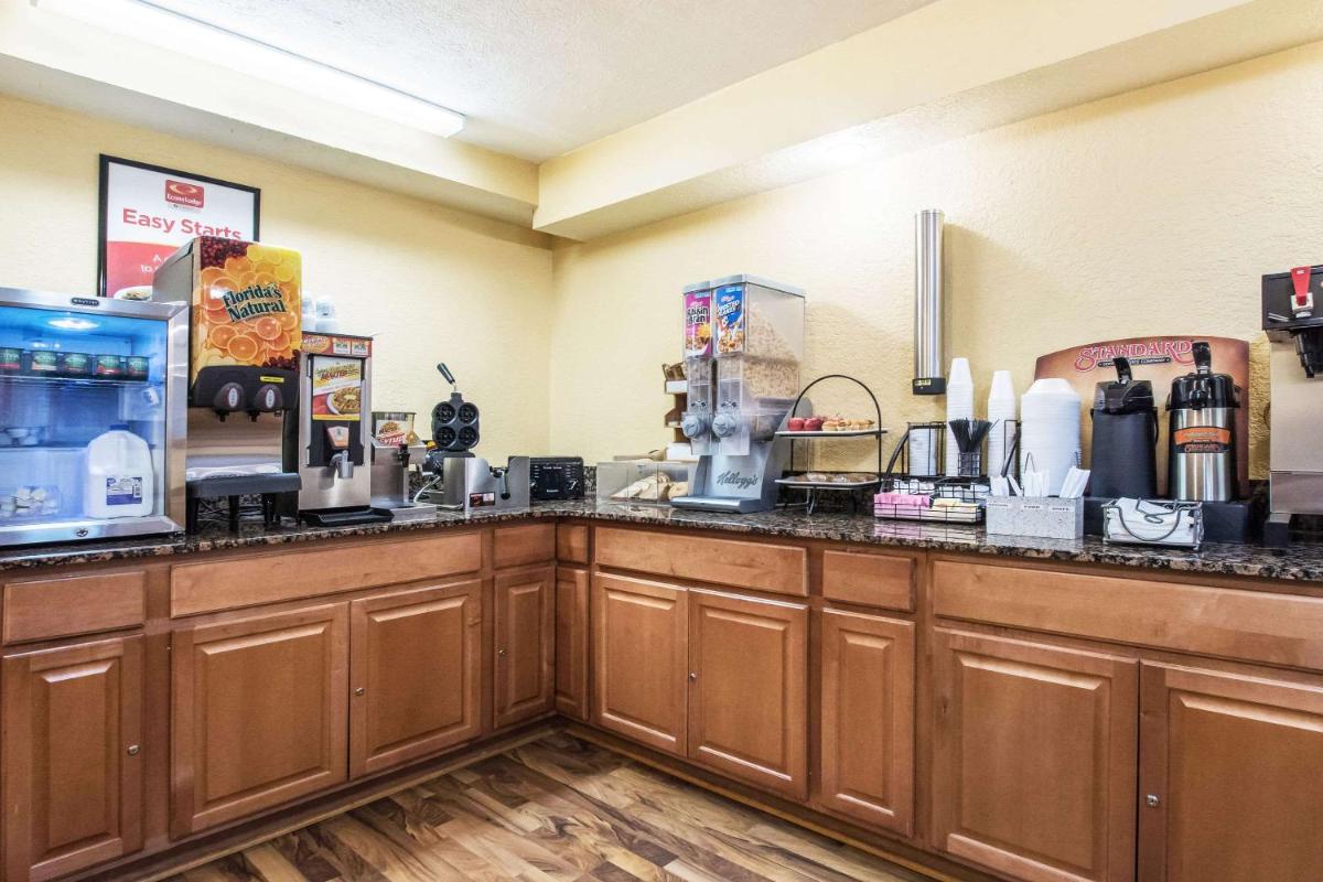 Econo Lodge Cloverdale - Housity