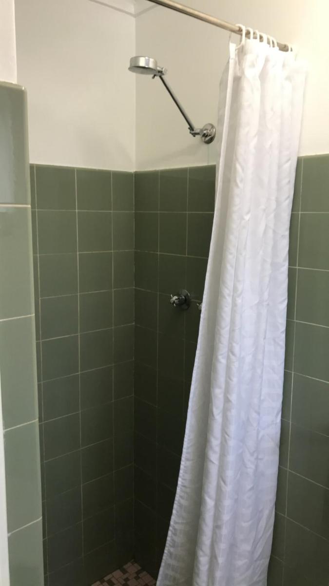 Aquatic Motor Inn - Housity