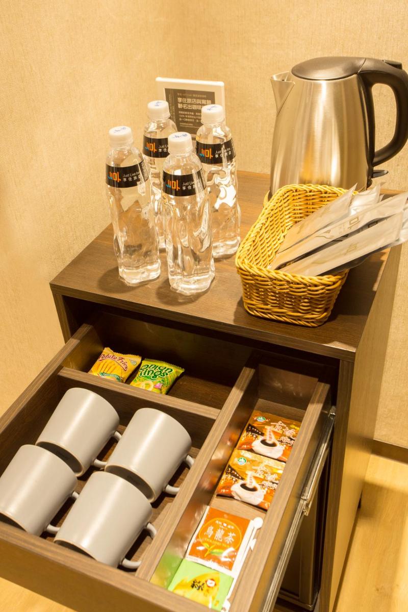 Just Live Inn-Taipei Station - Housity