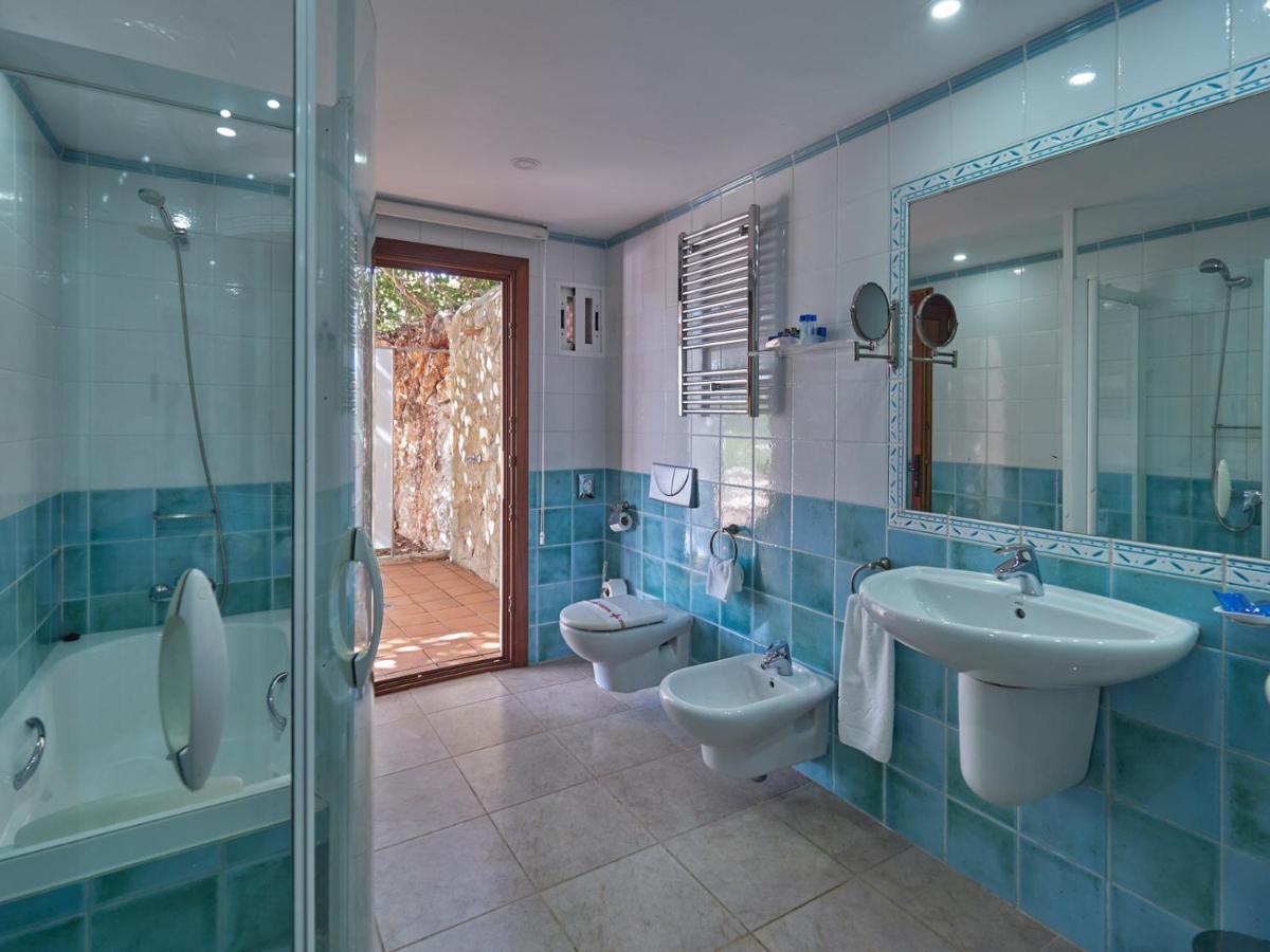 Un baño de Hotel Petit Cala Fornells
