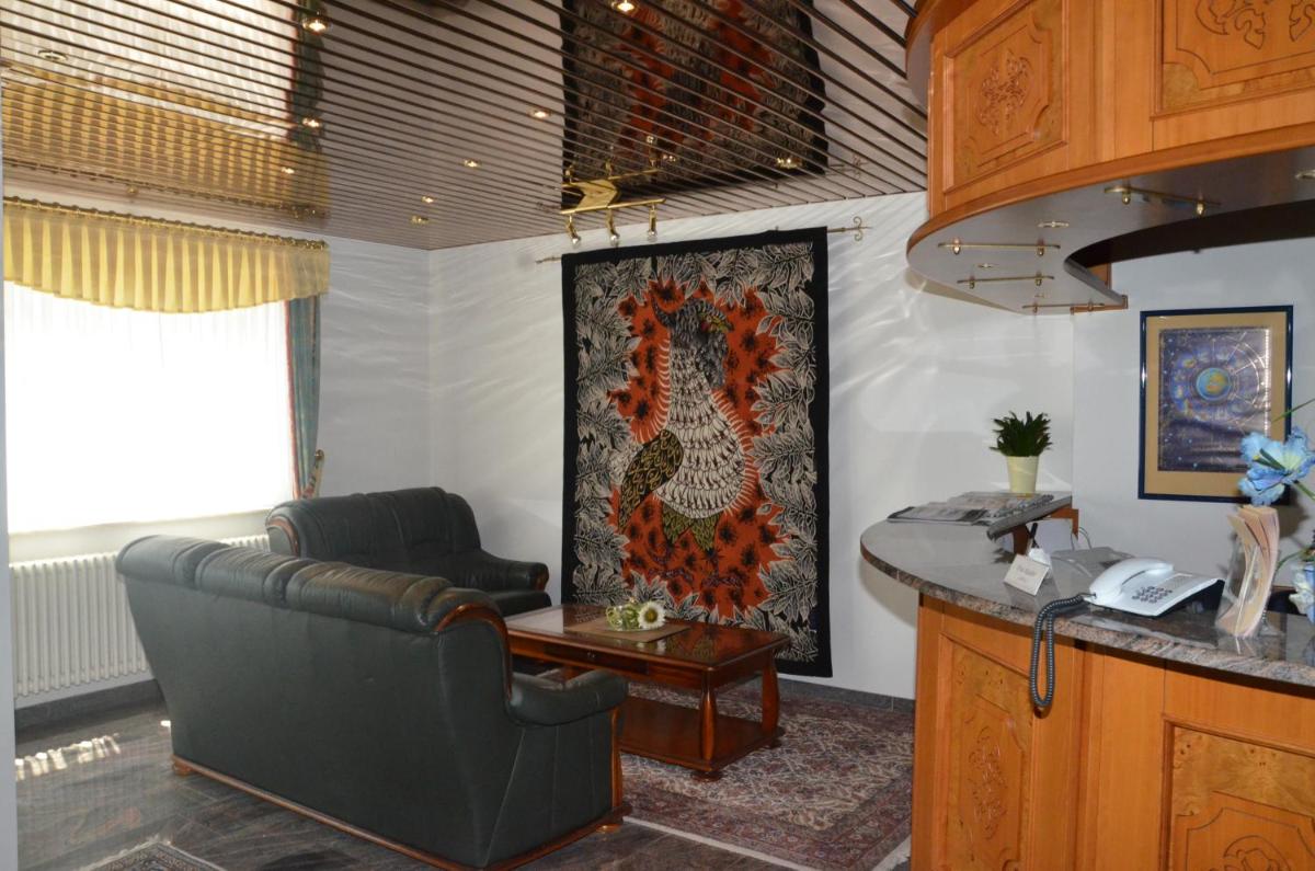 Central Inn Hotel garni - Housity