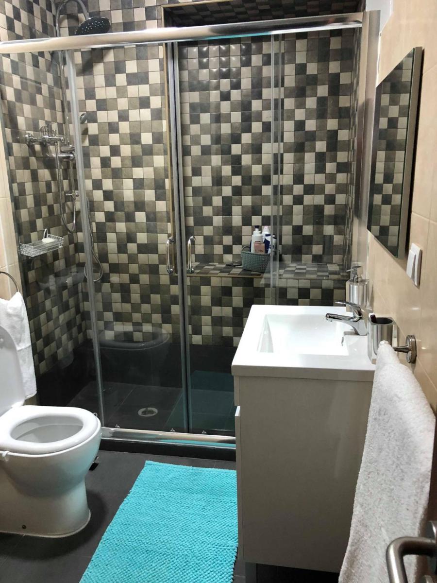 Room in Queluz 11 minutes from Lisbon - Housity