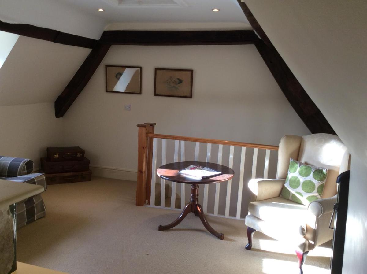 Castle Farm House B&B - Housity