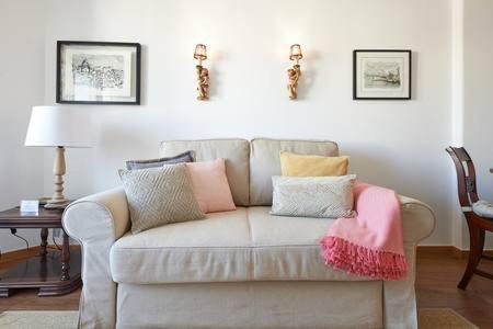 Seven Guest House - Housity