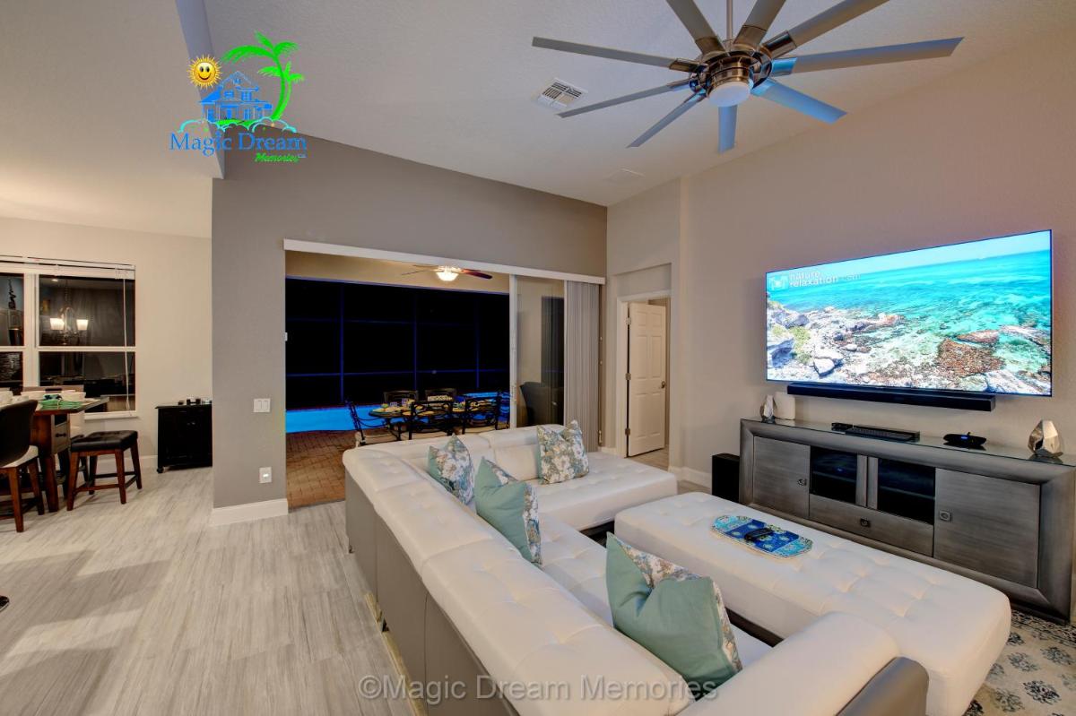 Windsor Hills Premium MDM 4/4 Lake View Home w/South Pool - 2 mi from Disney | Premium MDM 4/4 Lake View Home w/South Facing - Housity