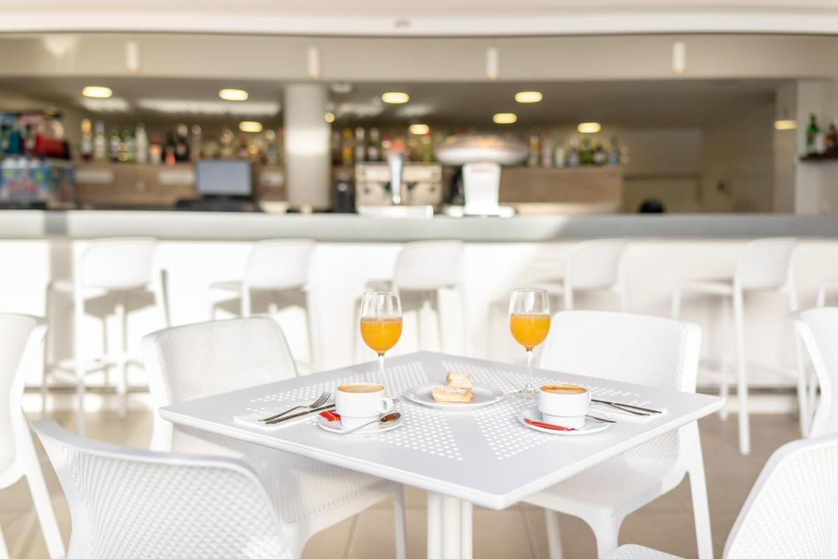 Bebidas en Hotel Tropical Park