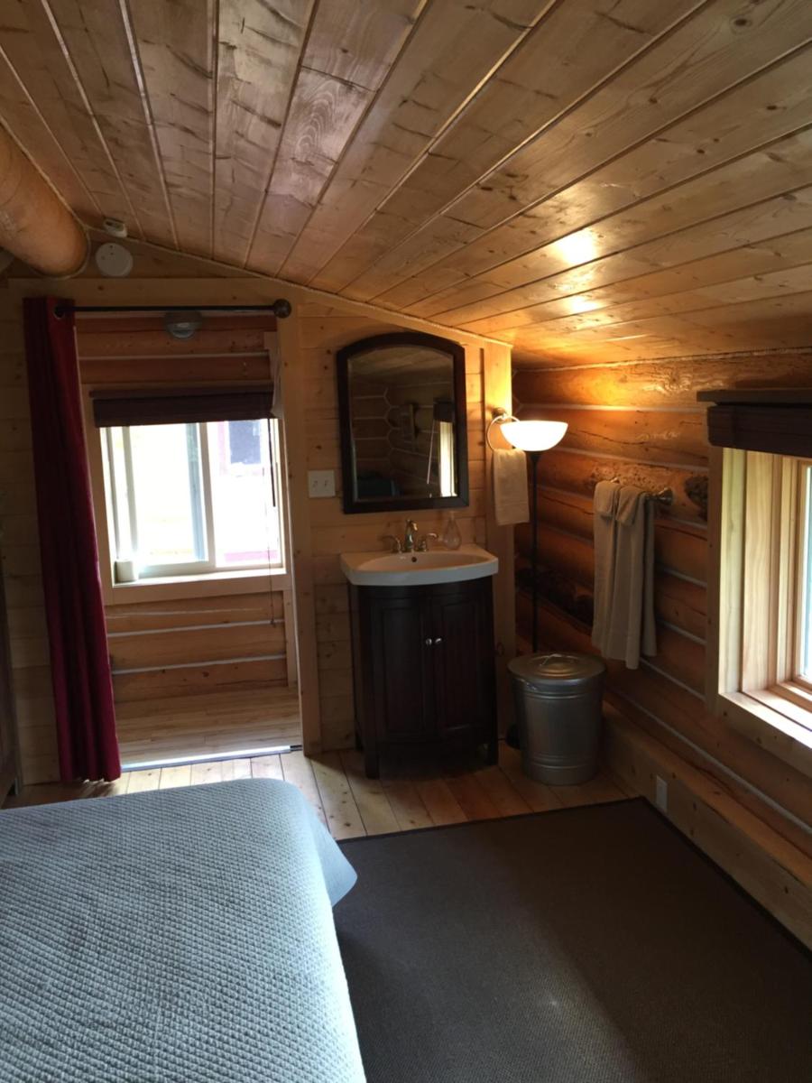 Cabins Over Crag Lake - Housity