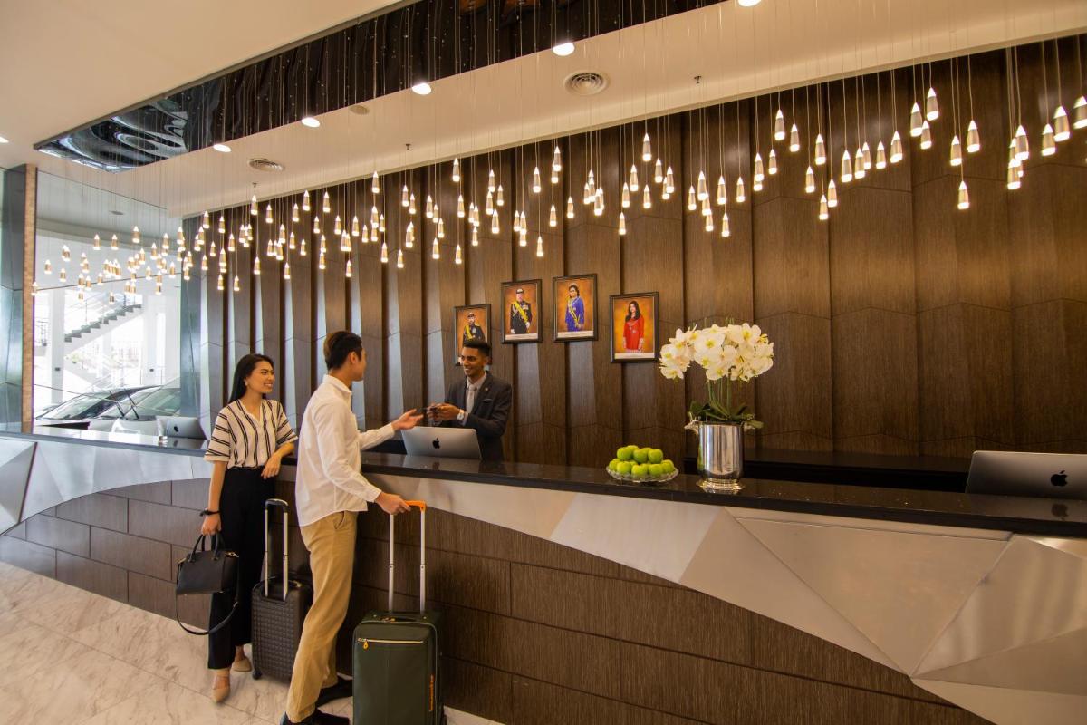 Fraser Place Puteri Harbour - Housity
