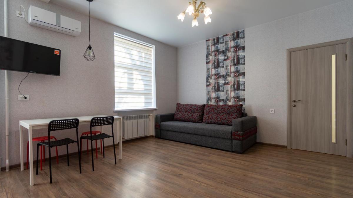 Suitetrails - Delux apartment on Pobedy ave (Downtown)