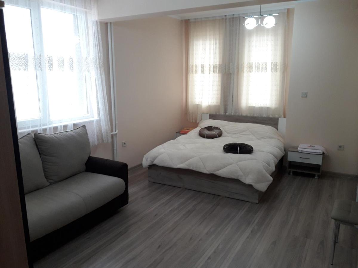 Apart Magic - Housity