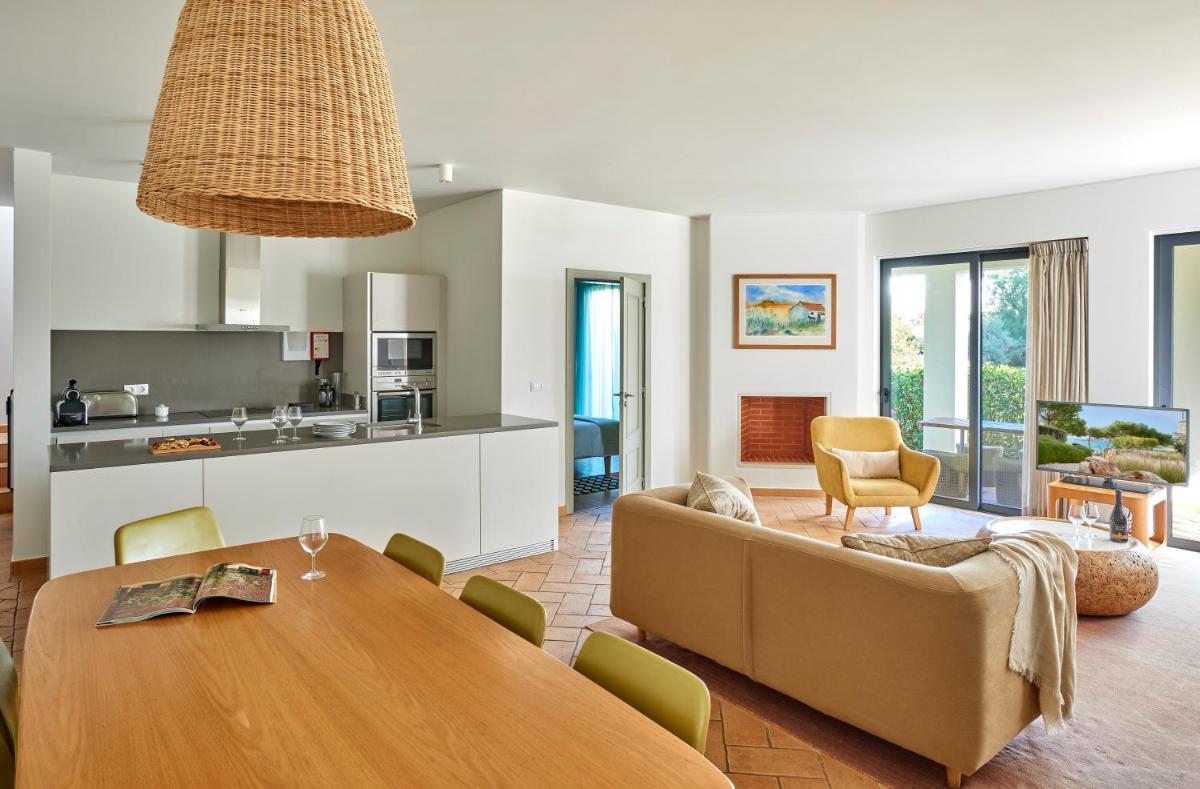 A cozinha ou kitchenette de Martinhal Sagres Beach Family Resort Hotel