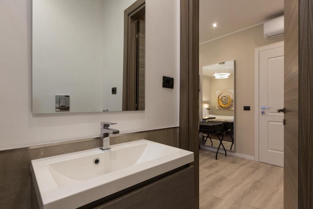 Clementi Portrait - Housity